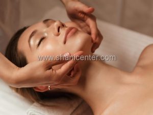 ماساژ صورت برای کلاژن سازی